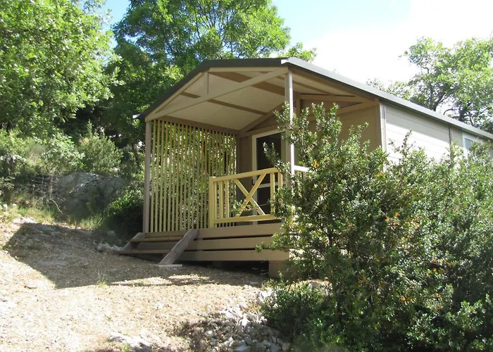 مكان تخييم Cosy Avec Terrasse A - Api-1-52-1393 *
